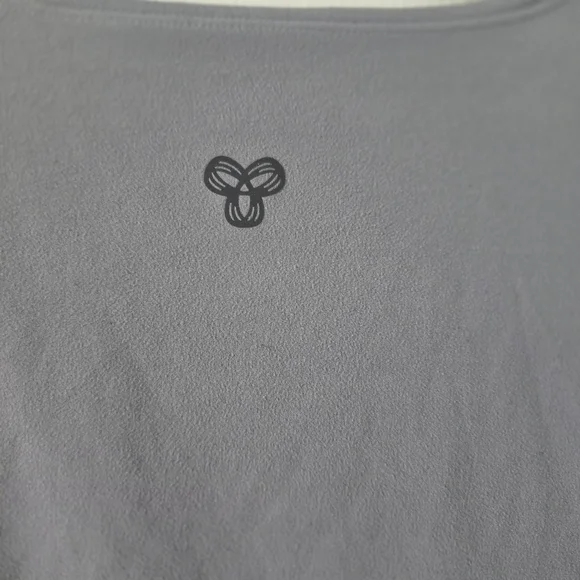 ARITZIA TNA Women's Gray Sleeveless Tank. - Picture 6 of 6